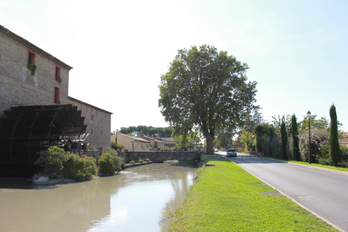 Le Canal du Moulin de Saint Pierre - Gite des Taillades - Provence Cycling Holidays