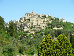 View across the valley to the hill-top village of Gordes.