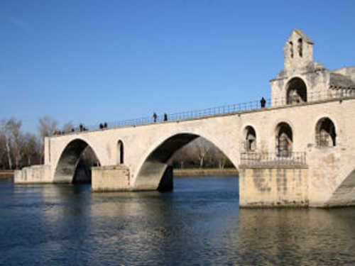 Provence bike trips, France - Sur le Pont d'Avignon...