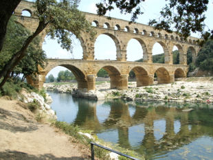 Provence bicycle trips - The ancient Roman Pont du Gard.