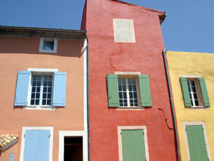 View of the ocre coloured houses in Roussillon.